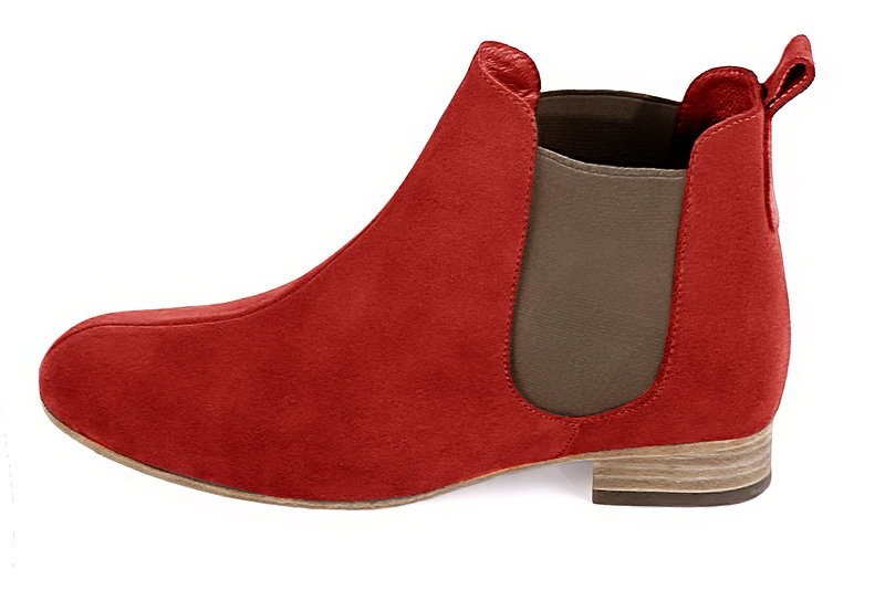 Scarlet red and taupe brown dress ankle boots for men. Round toe. Flat leather soles. Profile view - Florence KOOIJMAN